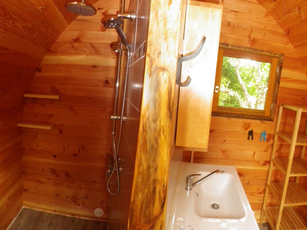 glamping hut badkamer panorama