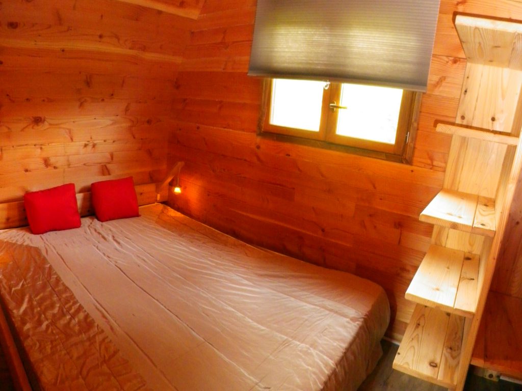 glamping-hut-panorama-slaapkamer-MQ